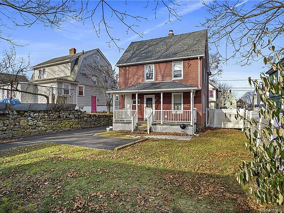 3rd image of 22 Avery Ct