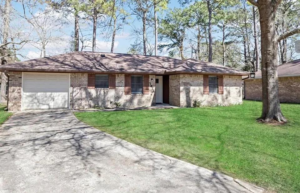 7811 Pecan Ln