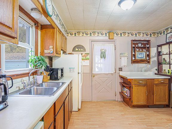 5th image of 349 Victor Dr