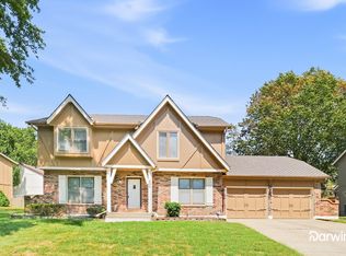 403 NE Stanton Ln, Lees Summit, MO 64064