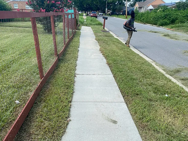 E Laverne St — Photo 19