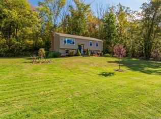 21 Greenridge Dr, Brookfield, CT 06804