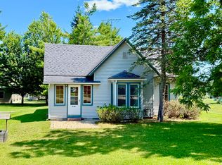3141 Gratiot St, Indian River, MI 49749