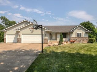 S7325 Ridgewood Dr, Eau Claire, WI 54701