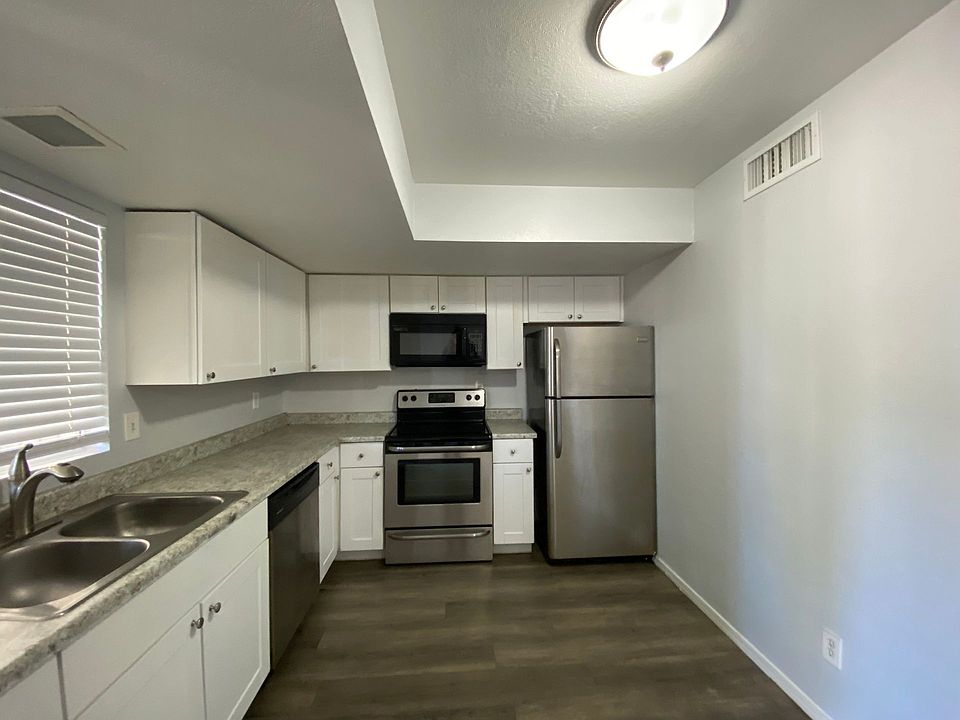 1st image of 1923 E Hayden Ln APT 202