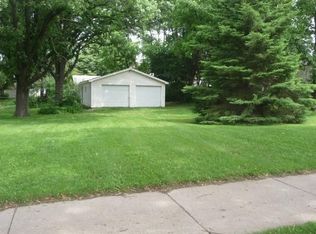 510 Elm Ave W, Waseca, MN 56093