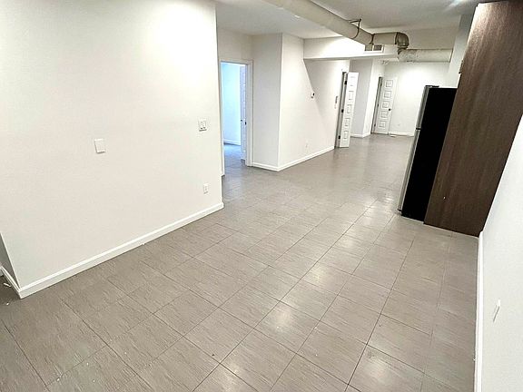 3rd image of 41-21 Denman St #2B