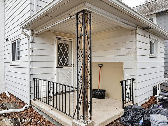 3rd image of 24 Wyoming St