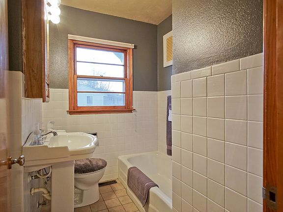2nd image of 3101 Seger Ave