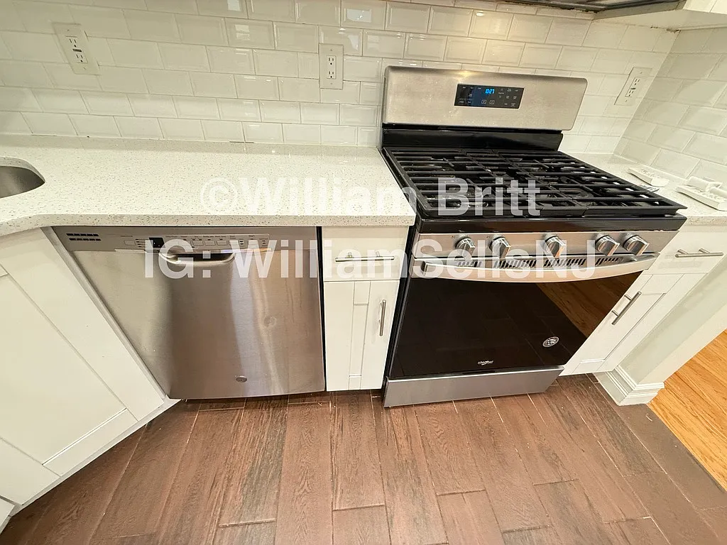 2 bed, $2,225 — Photo 4