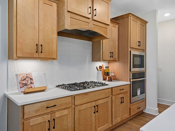 5th image of 134 Beacon Dr
