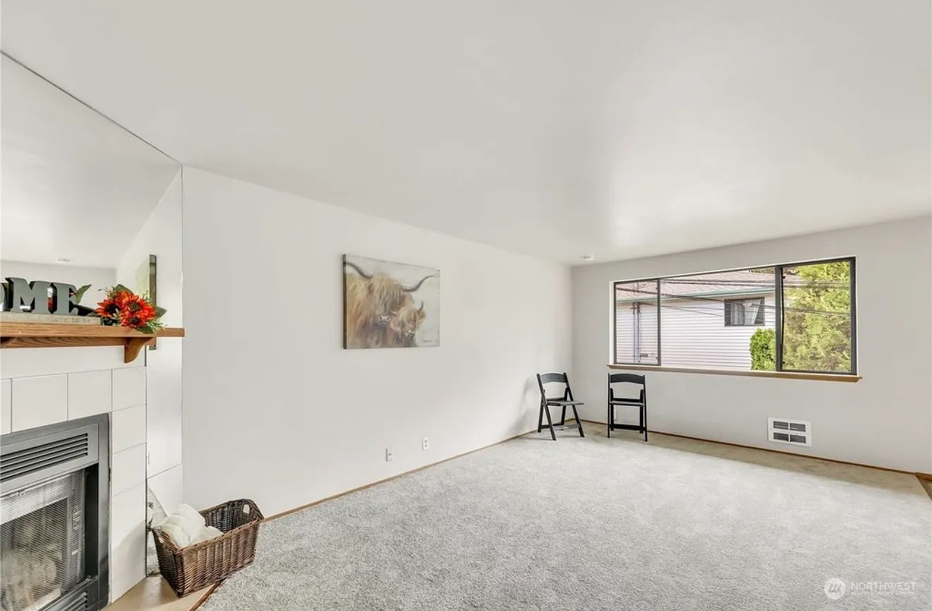 1720 201st Pl SE — Photo 2