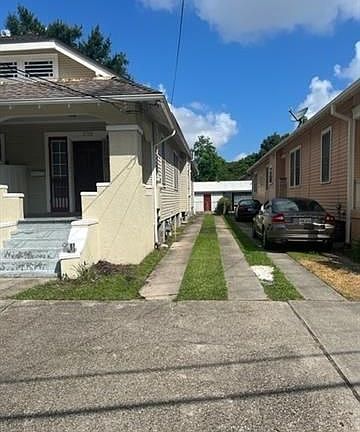 3rd image of 2718 Lowerline St