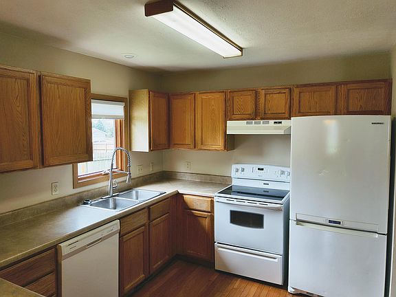 3rd image of 2515 N Main St