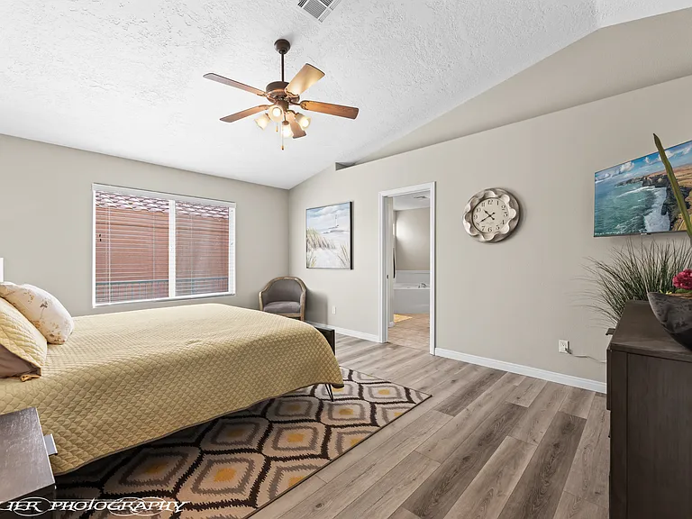 241 Palmer Ln — Photo 6