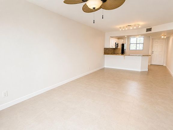 4th image of 115 Lake Emerald Drive #210