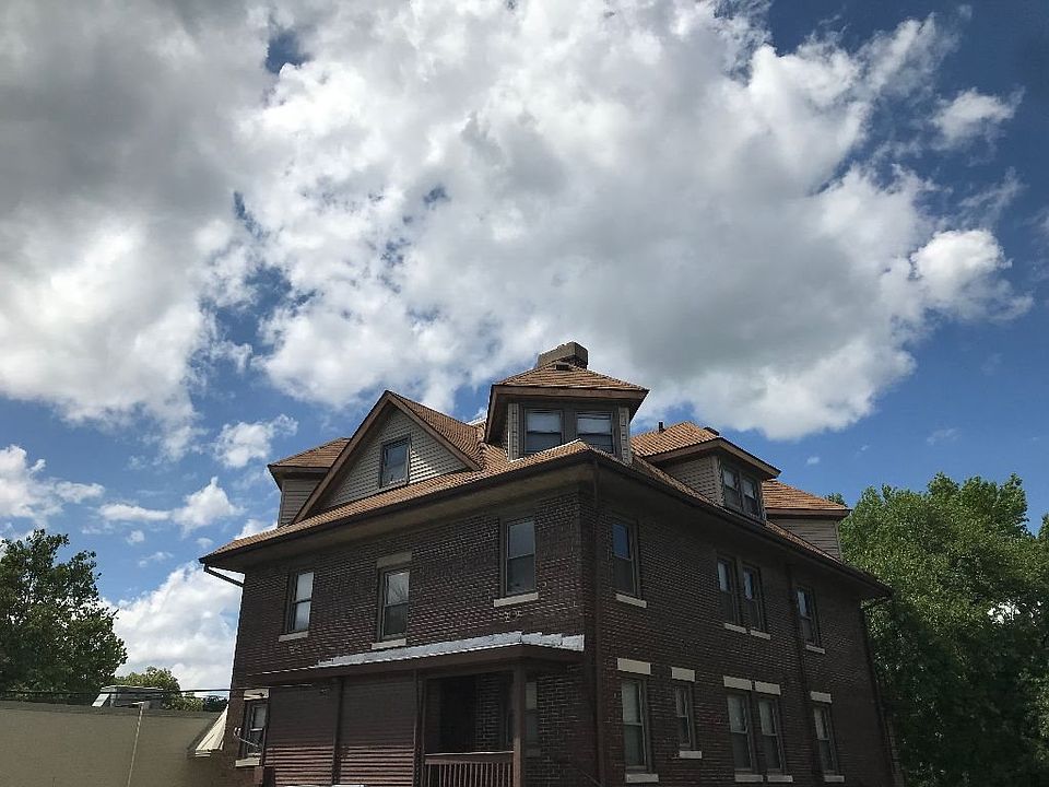 2nd image of 110 S Grand Ave W
