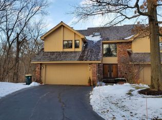 42 Oak Creek Ct, Burr Ridge, IL 60527