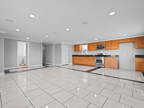 5th image of 1301 E Avenue I #132