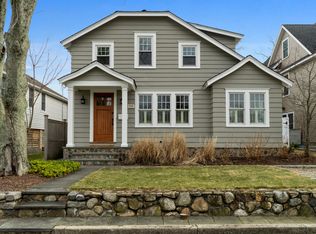 14 Park Ln, Norwalk, CT 06854