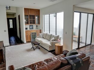 8 Bayou Pointe Dr, Houston, TX 77063