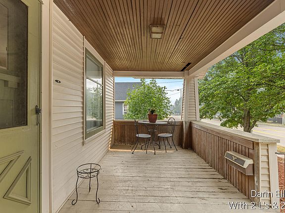 4th image of 910 W Lincoln Ave