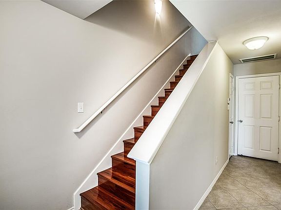 3rd image of 2248 Ann St
