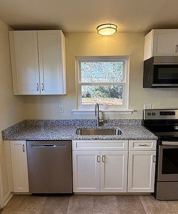 4th image of 501 Faye St