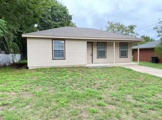 1306 Chester St, Cleburne, TX 76033