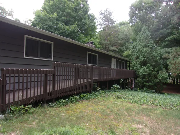 323 13th St, Plainwell, MI 49080