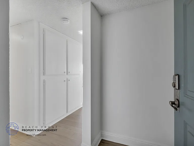 740 W 24th St. — Photo 67