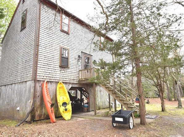17 Old Colony Ave, Wareham, MA 02571