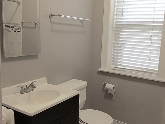 5th image of 4826 W Dakin St #1