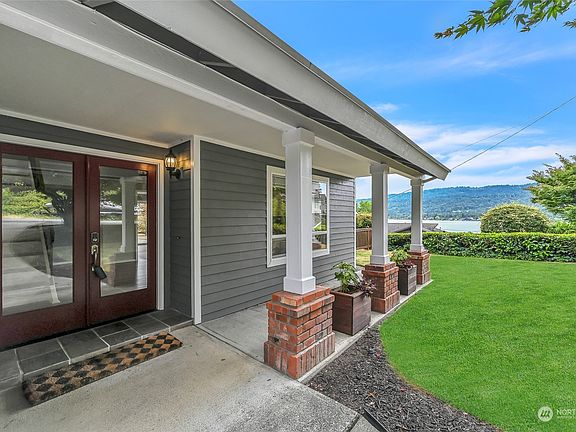 2nd image of 3028 197th Avenue SE