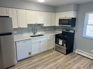 1034 E Division St #A, Lombard, IL 60148