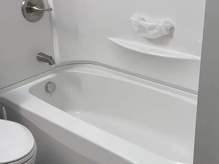 405 Hutchinson Ave #405 — Photo 5