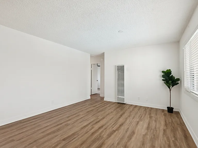 Sahara Apartments — Photo 9