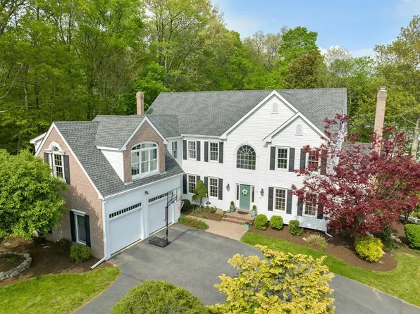 5 Prestwick Dr, Hopkinton, MA 01748