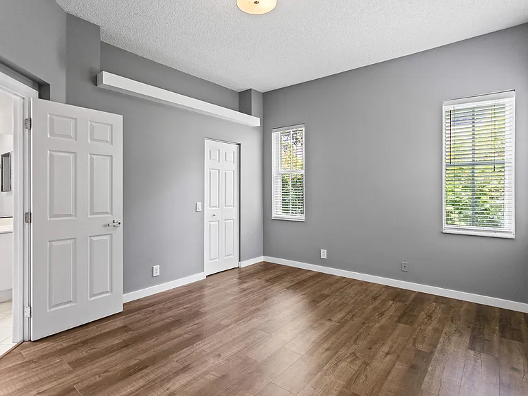 1071 Bluewood Ter — Photo 18