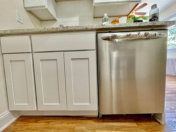 4th image of 105 Washington Ave APT 1