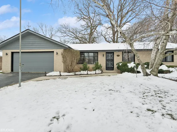 4411 Eaton Dr, Rockford, IL 61114