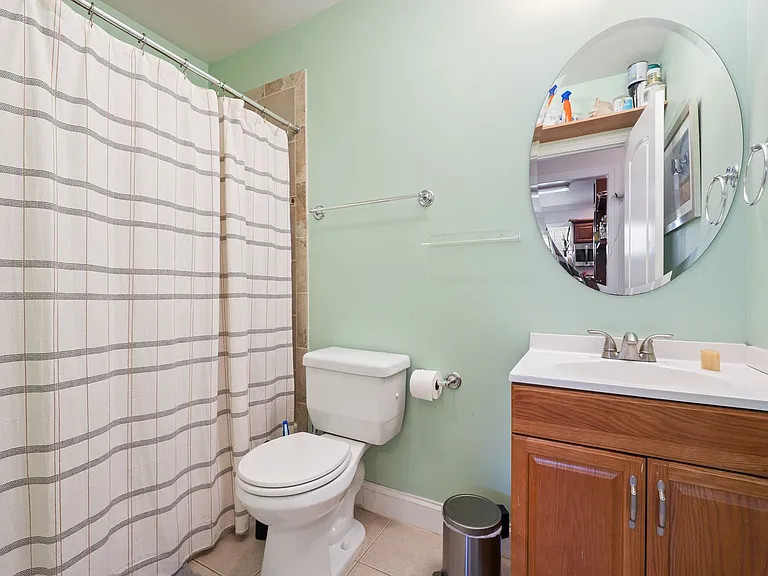 407 E Lenoir St — Photo 13