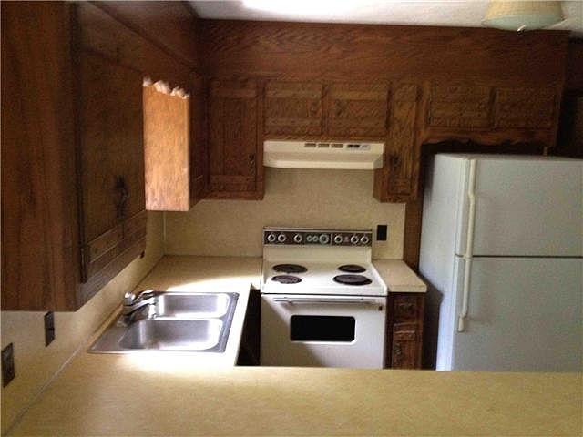 2nd image of 39 Delbert Dr