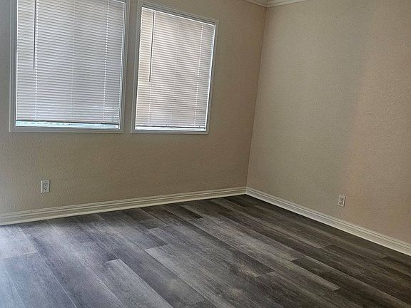 5th image of 8950 Burke Ave #B