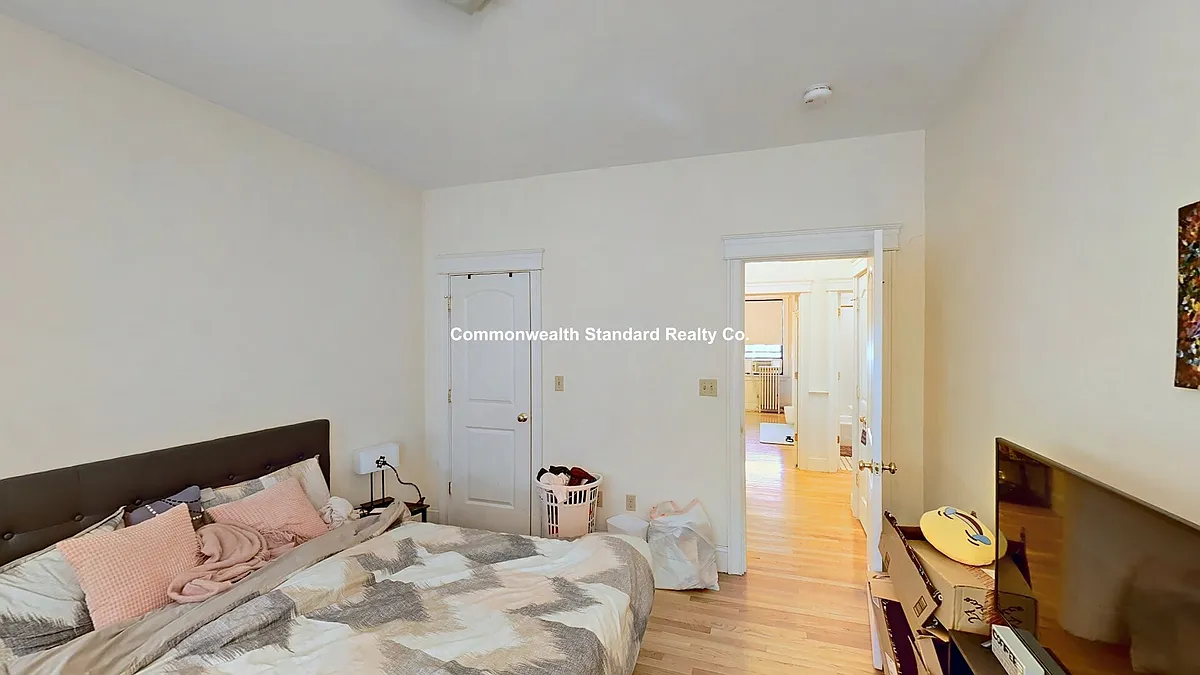Building Photo - 27 Glenville Ave #1A
