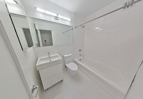 3rd image of 400 E 57th St APT 6P