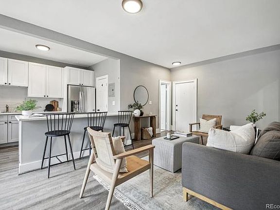 3rd image of 1376 N Pearl St #109-1