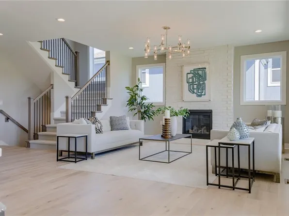 17933 Manor St, Overland Park, KS 66085