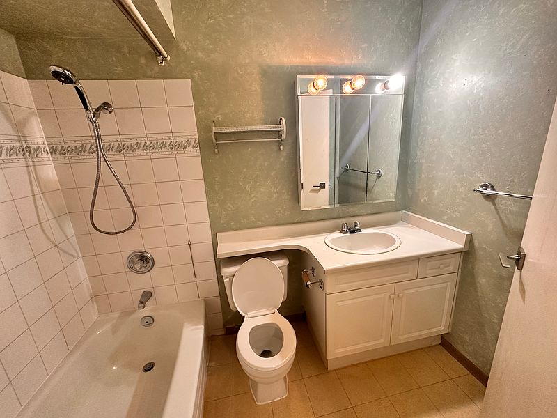 North Vancouver Apartment for rent - 1 Bedroom — photo 7