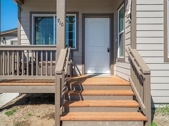 3rd image of 710 W Olive St